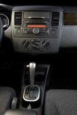 Nissan Versa Hatchback 2010 года